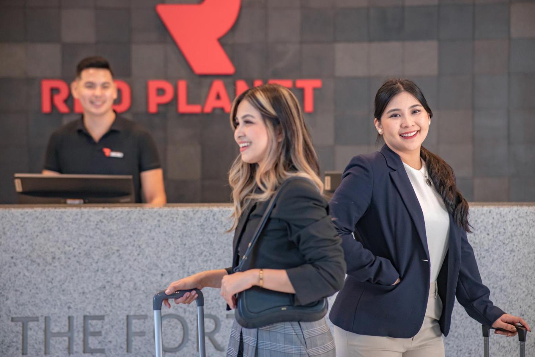 Red Planet Bgc The Fort Taguig Bagian luar foto