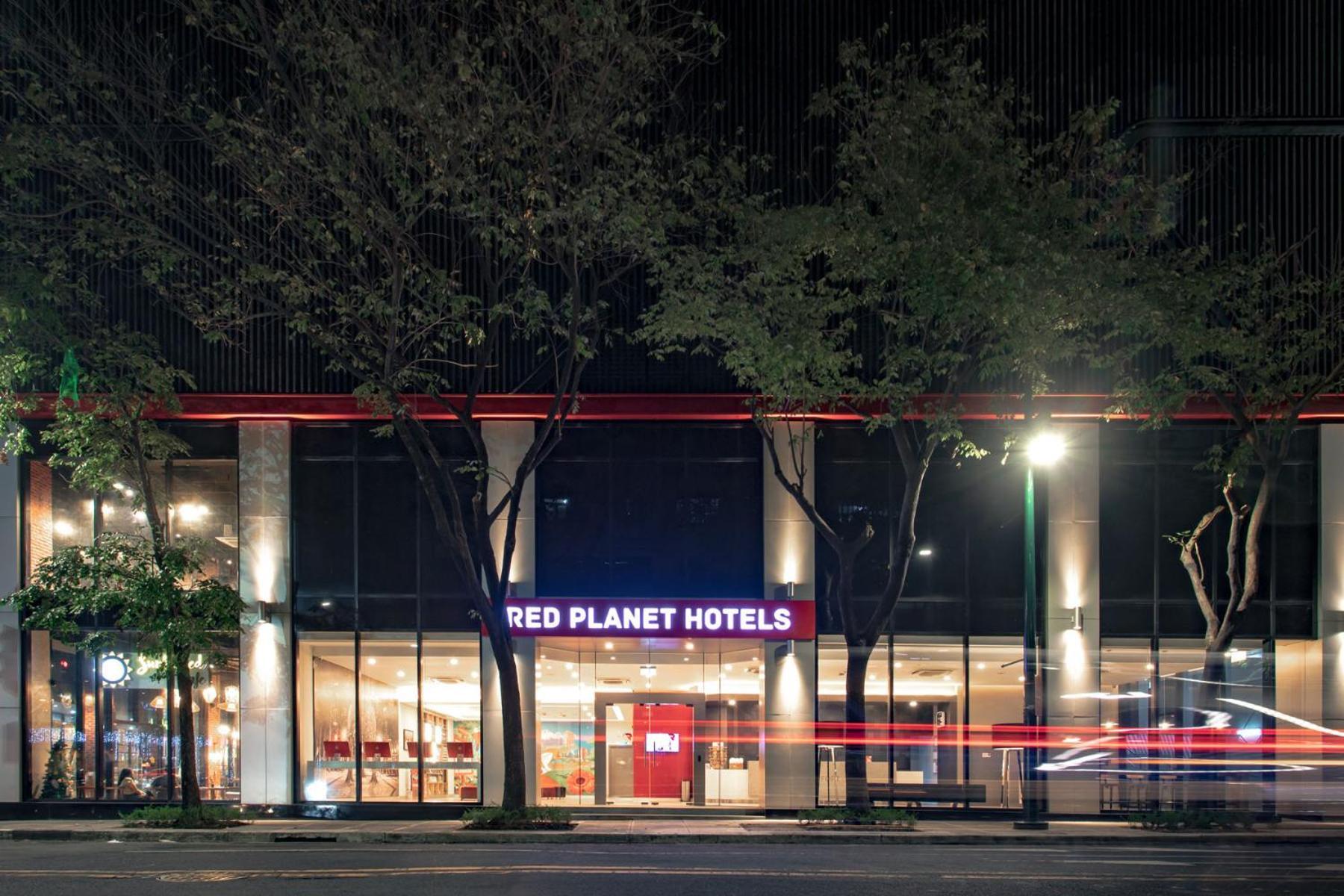 Red Planet Bgc The Fort Taguig Bagian luar foto